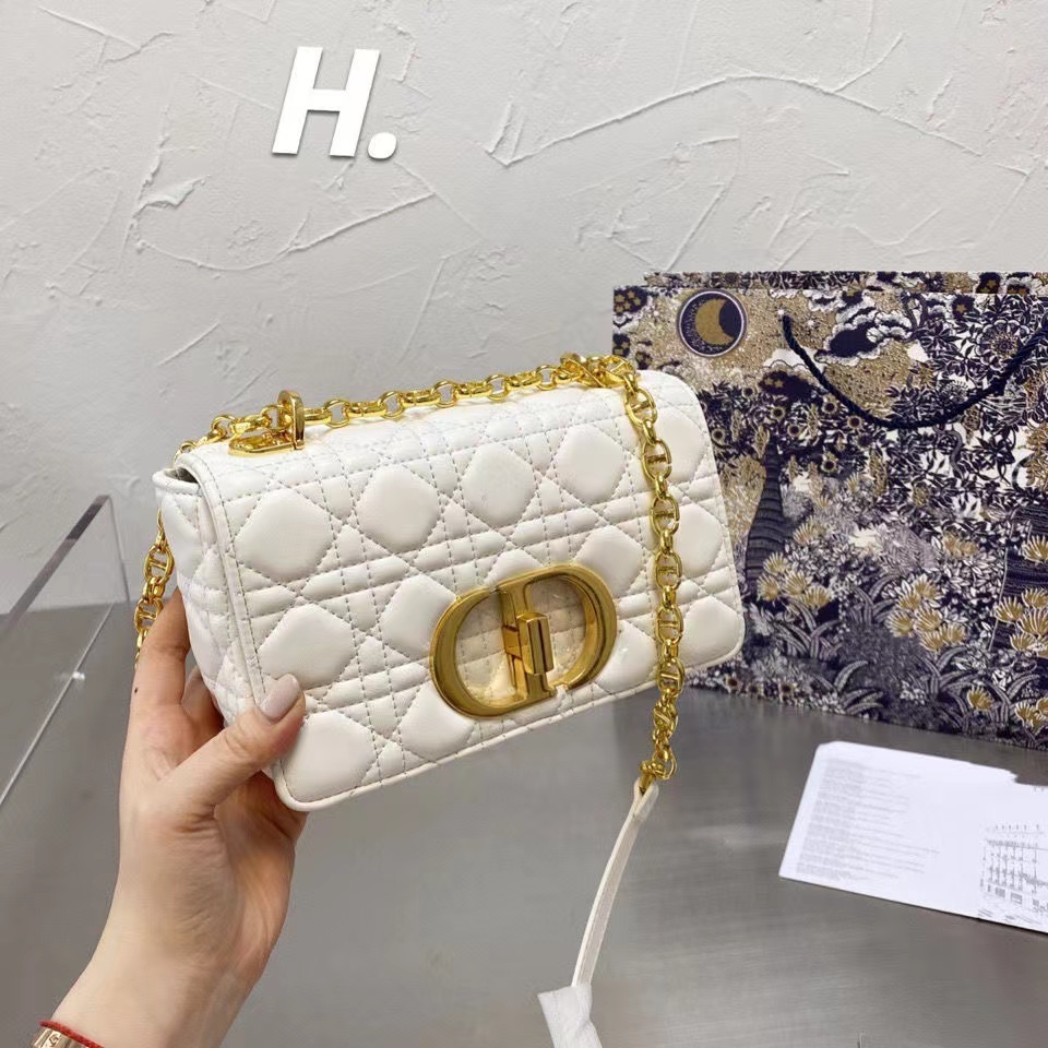 新作 DIOR CARO スモールバッグ カナージュ ソフトカーフスキン