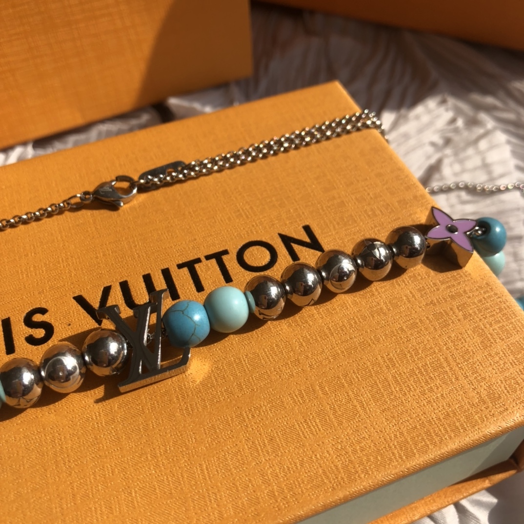 Louis Vuitton（ルイヴィトン）コリエ・LVビーズ