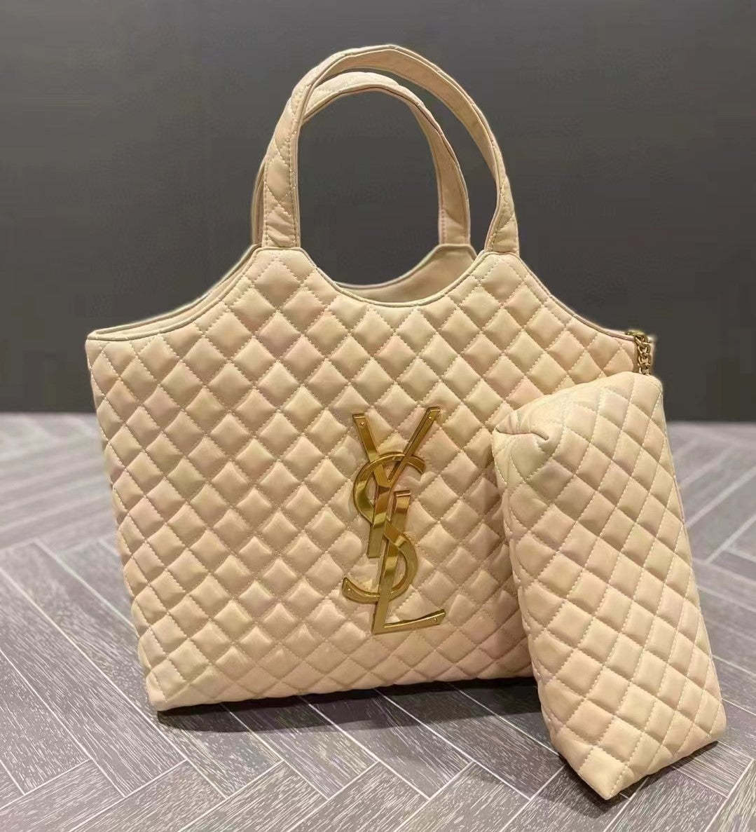 滝沢カレンさん【BLACKPINKROSE同じバッグ】SAINT LAURENTイカール マキシ ショッピングバッグ（ラムスキン／キルティン