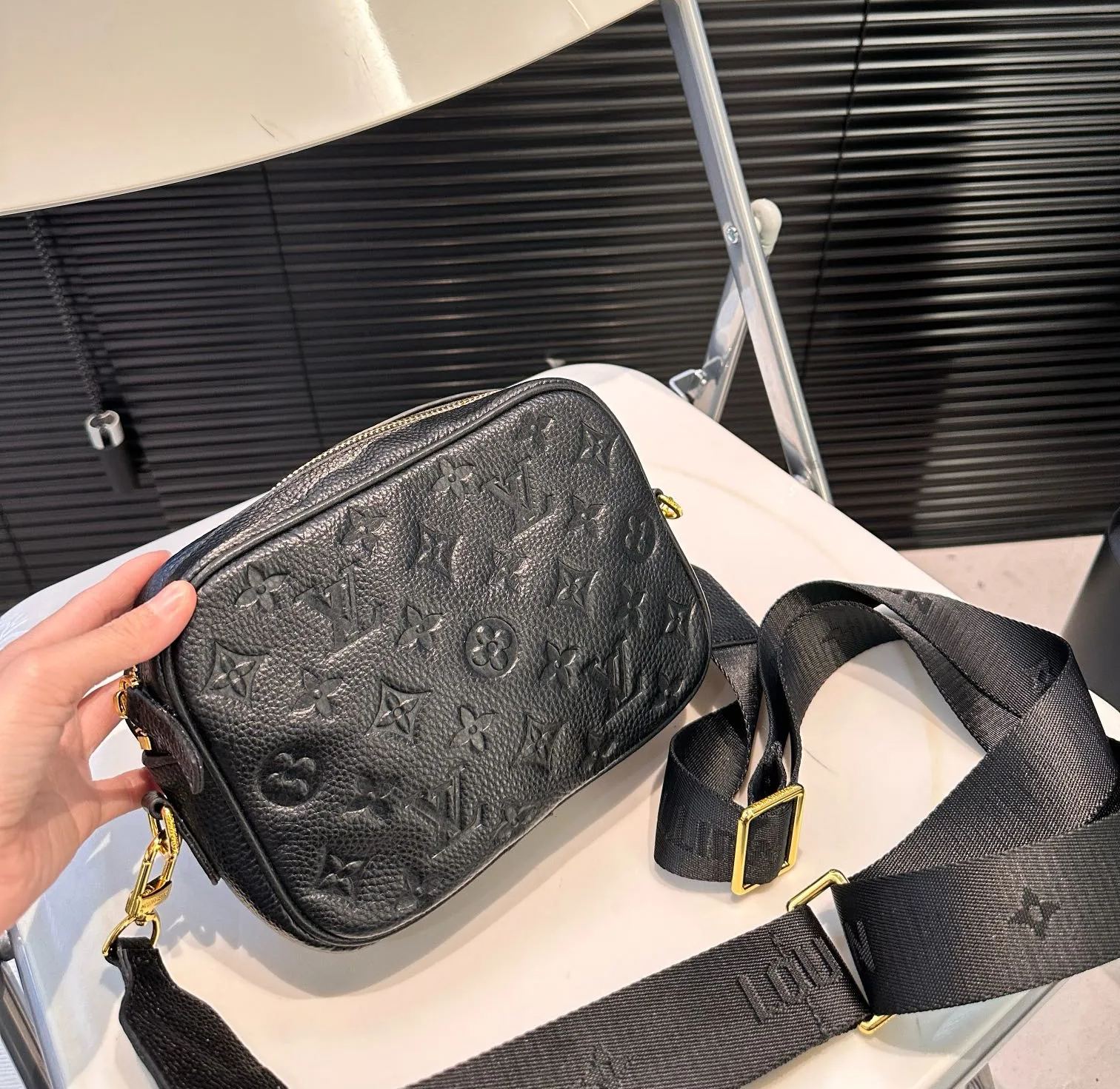 ◇Louis Vuitton◇ 新作カメラバッグは容量もサイズも大好評