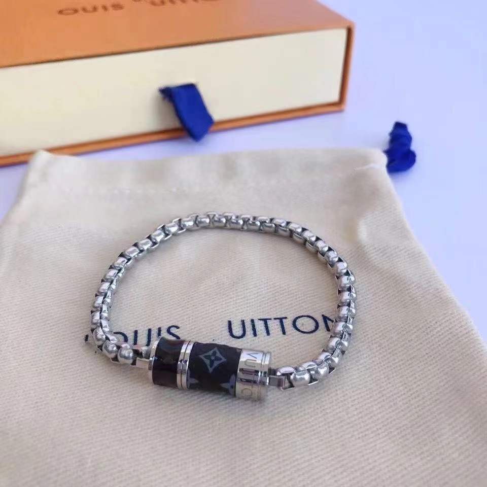 LOUIS VUITTON（ルイヴィトン）ブレスレット