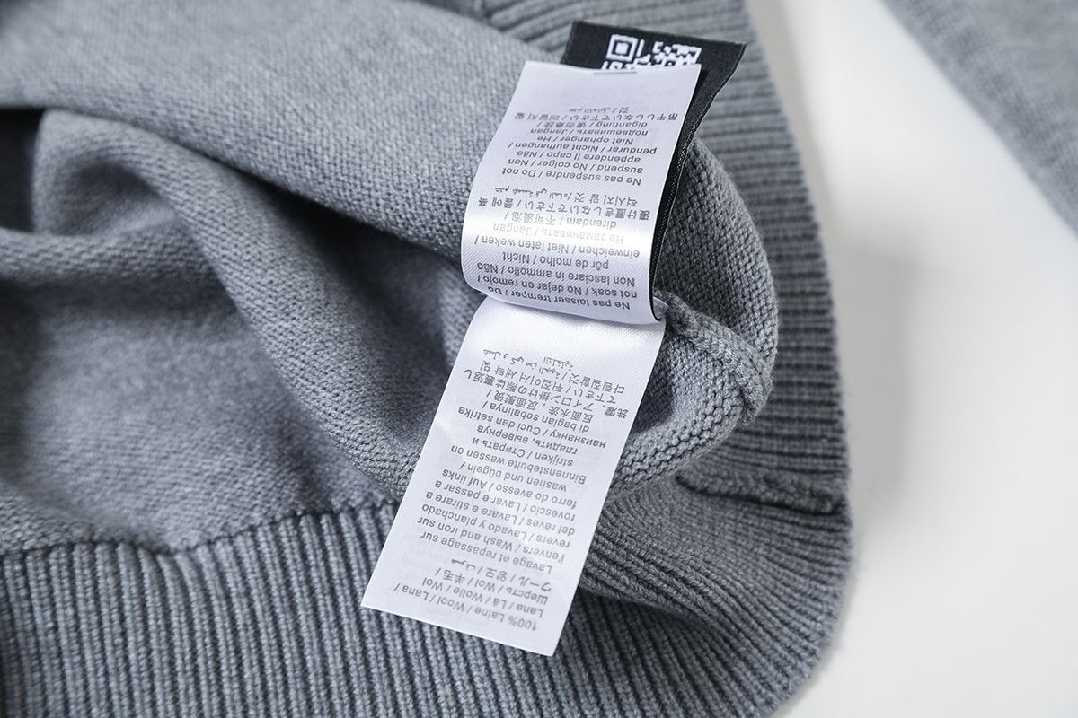 【STONE ISLAND旗艦店】 セーター 男女兼用 ご好評に付き再入荷！