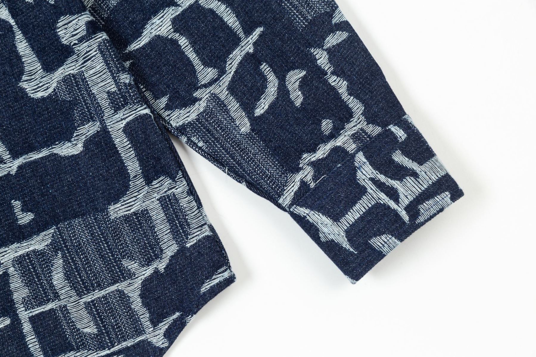 【FENDI 公式旗艦店】フェンディ シャツ ご好評に付き再入荷 240716