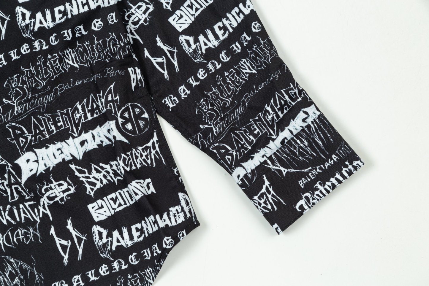 【BALENCIAGA 公式旗艦店】バレンシアガ シャツ ご好評に付き再入荷 240715