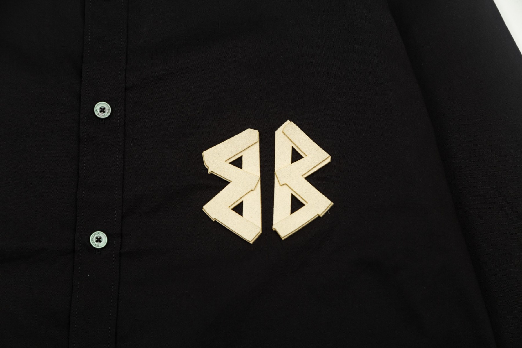 【BALENCIAGA 公式旗艦店】バレンシアガ シャツ ご好評に付き再入荷 240715