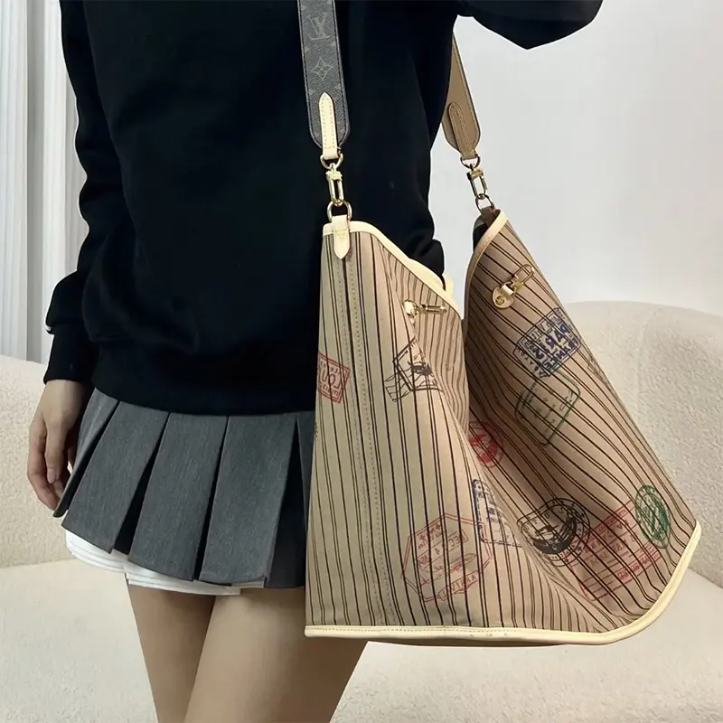 《旅行などにも》Louis Vuitton GM トートバッグ M11948