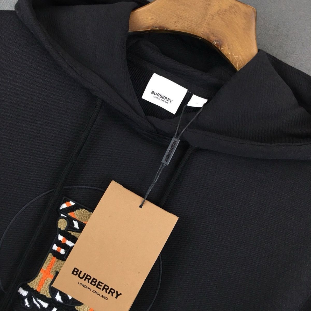 【BURBERRY旗艦店】バーバリー パーカー ご好評に付き再入荷！