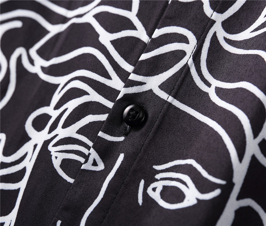 【VERSACE 公式旗艦店】ヴェルサーチ シャツ ご好評に付き再入荷！