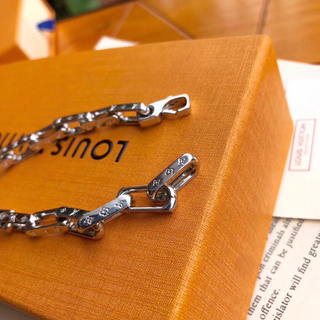 Louis Vuitton（ルイヴィトン）チェーンブレスレット