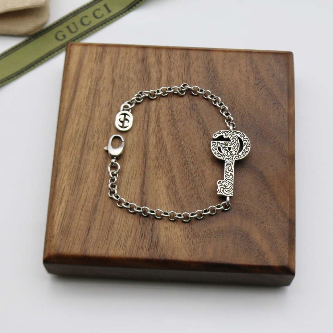 GUCCI ダブルG キー ブレスレット