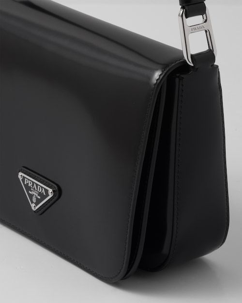 🔥大人気！雑誌「VIVI」に掲載!💓藤田ニコルの愛用ブランドの新作バッグが掲載された💓ブラックレザーショルダーバッグ 👜大人の女性へ