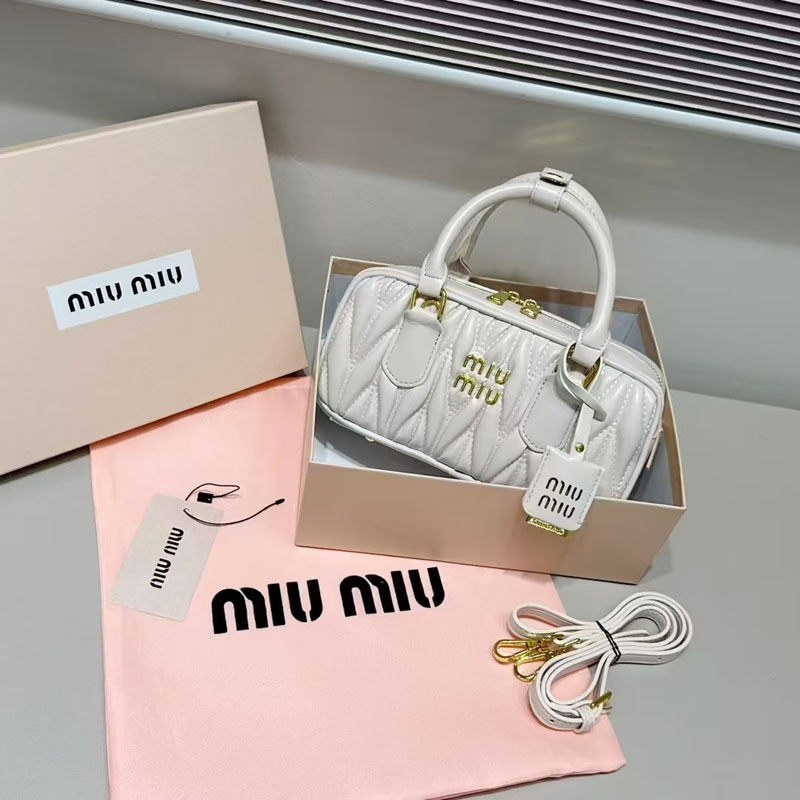 【MIU MIU公式旗艦店】レディースバッグ 22*10.5*7.5CM