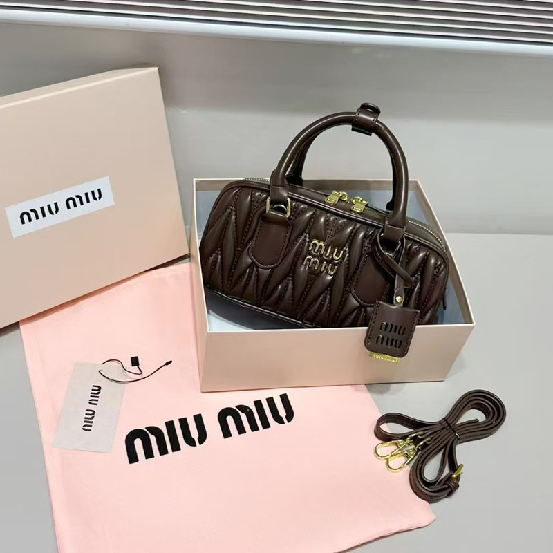 【MIU MIU公式旗艦店】レディースバッグ 22*10.5*7.5CM