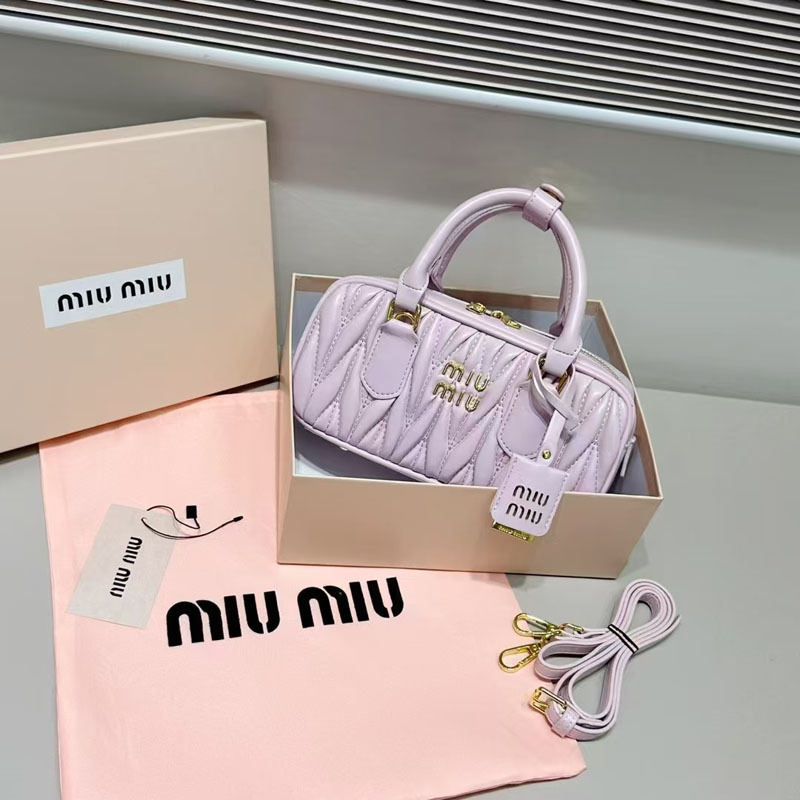 【MIU MIU公式旗艦店】レディースバッグ 22*10.5*7.5CM