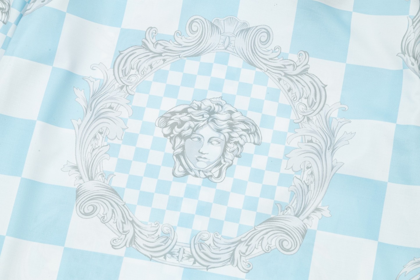 【VERSACE 公式旗艦店】ヴェルサーチ シャツ ご好評に付き再入荷 240716