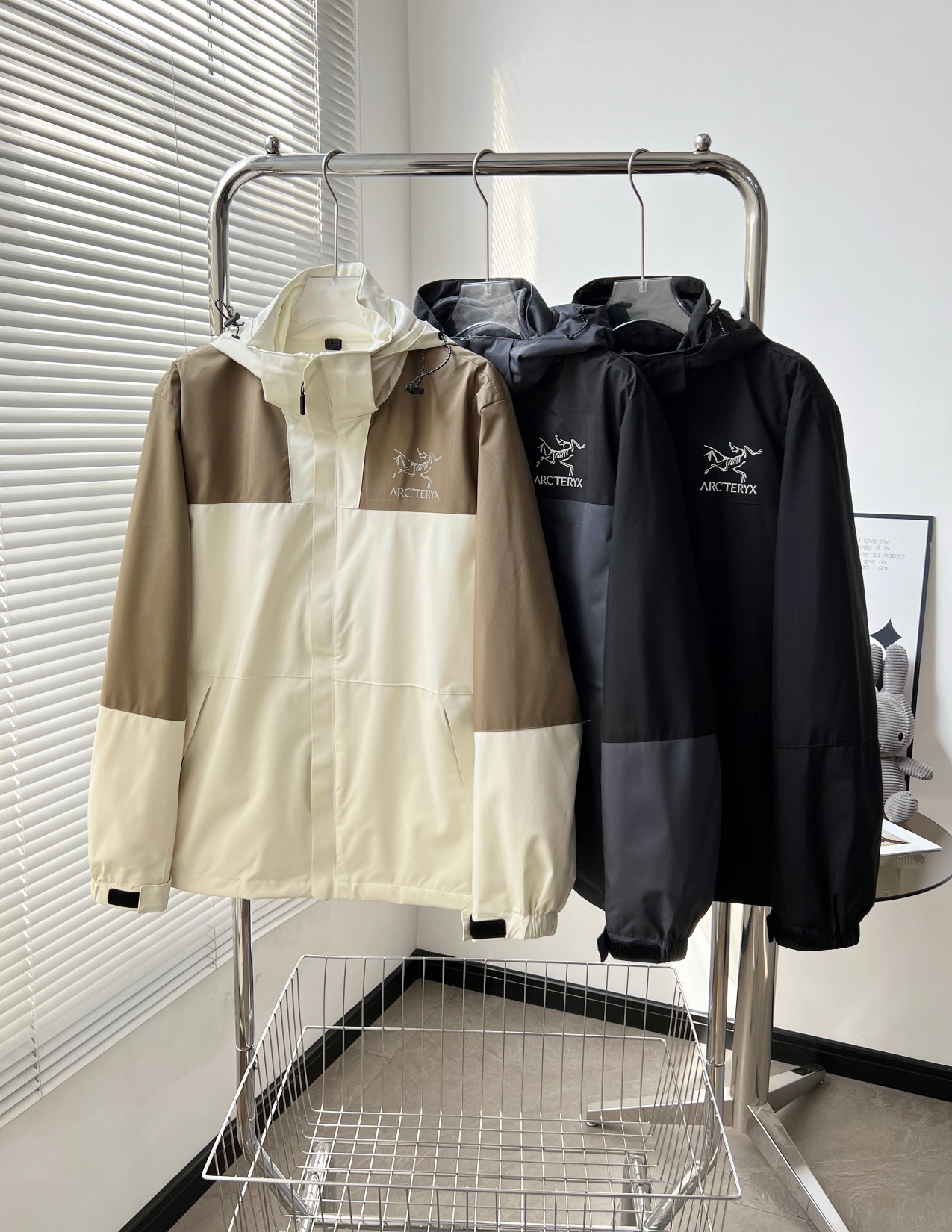 【ARC'TERYX旗艦店】保温ジャケット 男女兼用 ご好評に付き再入荷！