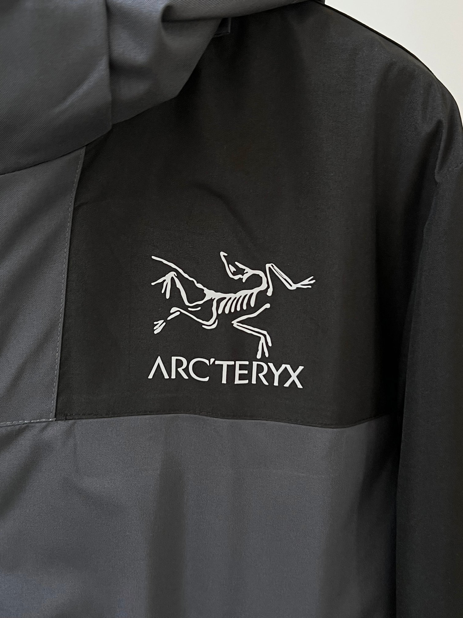 【ARC'TERYX旗艦店】保温ジャケット 男女兼用 ご好評に付き再入荷！