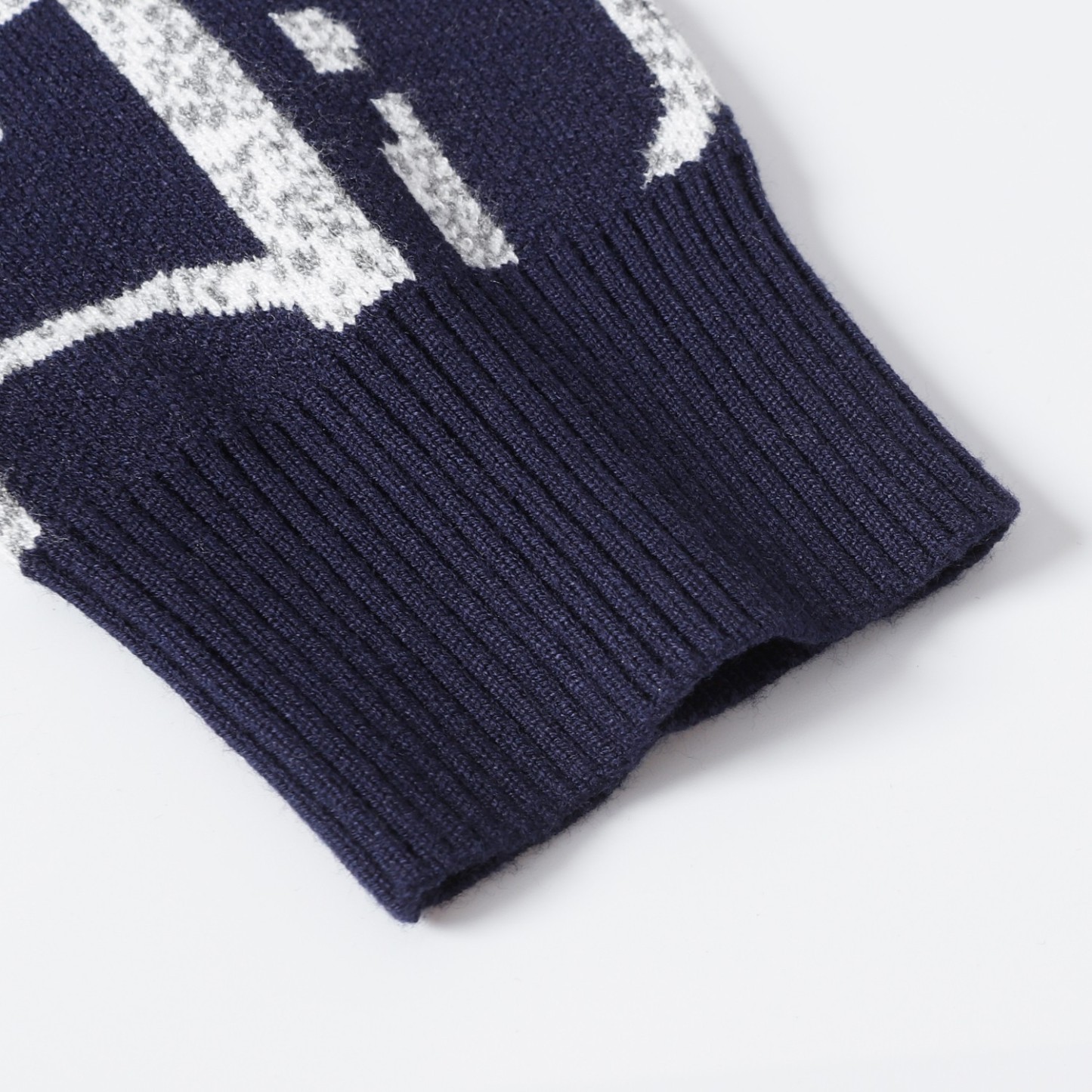 【DIOR旗艦店】ディオール セーター 男女兼用 ご好評に付き再入荷！