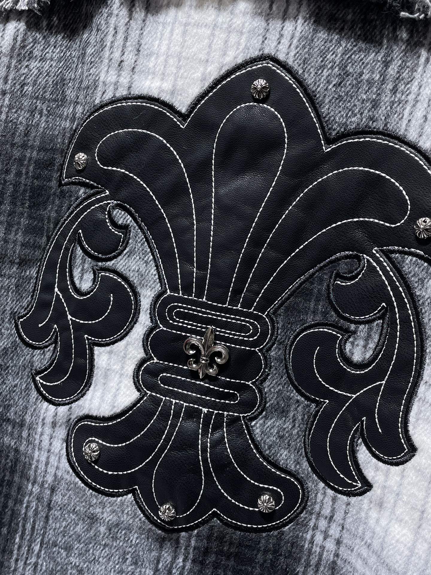 【CHROME HEARTS旗艦店】クロムハーツ ジャケット ご好評に付き再入荷！