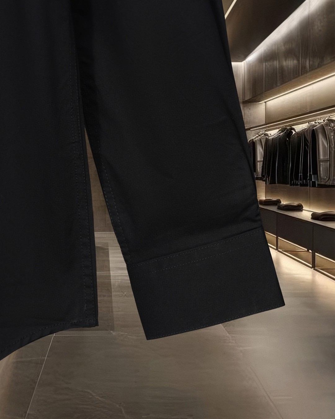 【FENDI旗艦店】（フェンディ）長袖シャツ、ご好評に付き再入荷！