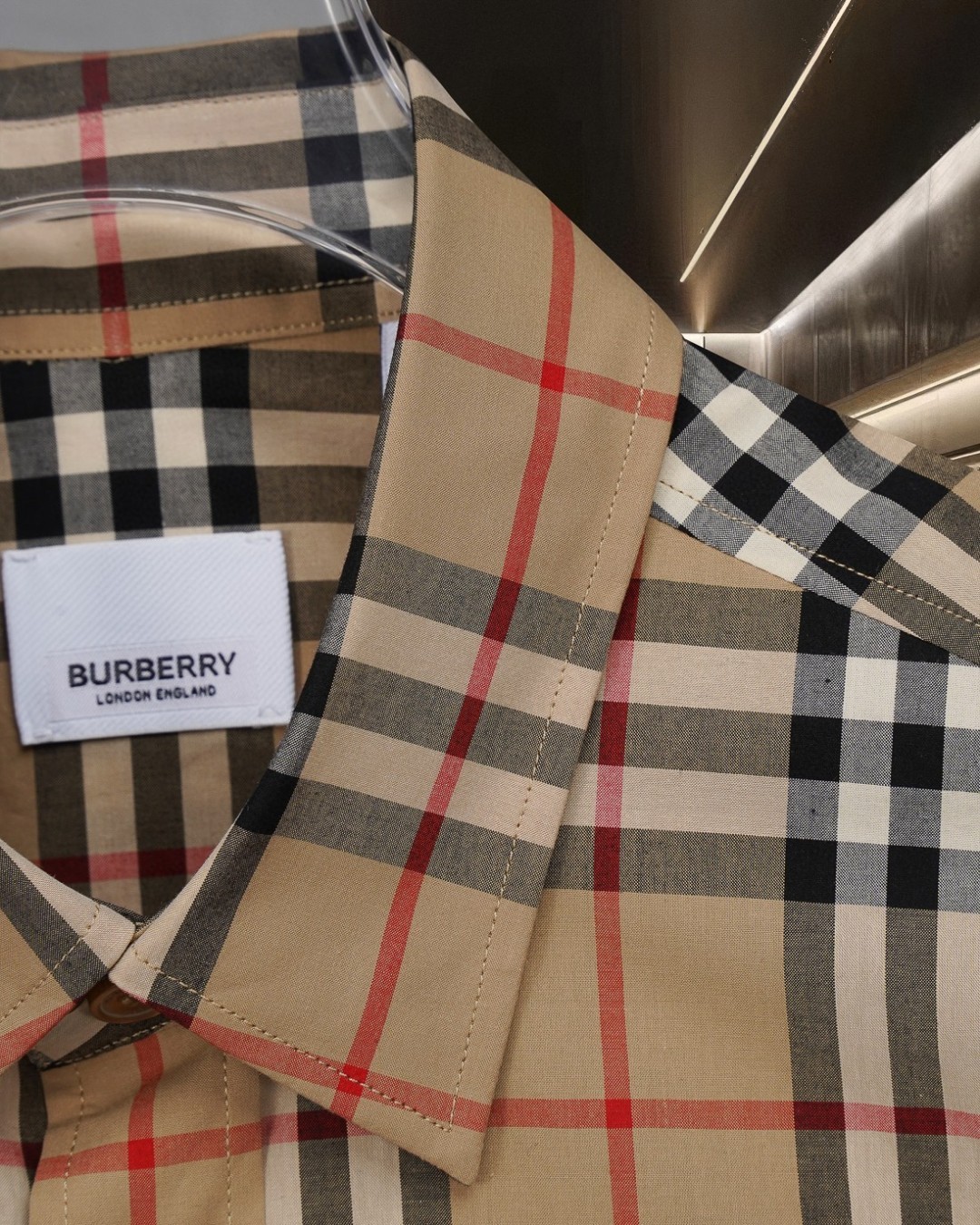 【BURBERRY旗艦店】（バーバリー）長袖シャツ、ご好評に付き再入荷！