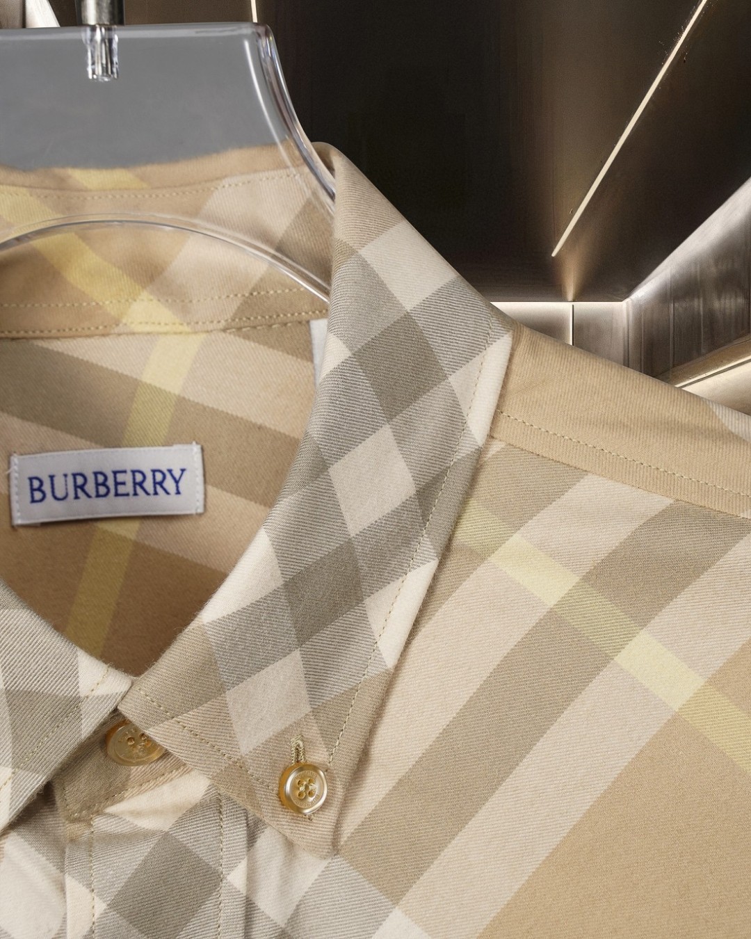 【BURBERRY旗艦店】（バーバリー）長袖シャツ、ご好評に付き再入荷！