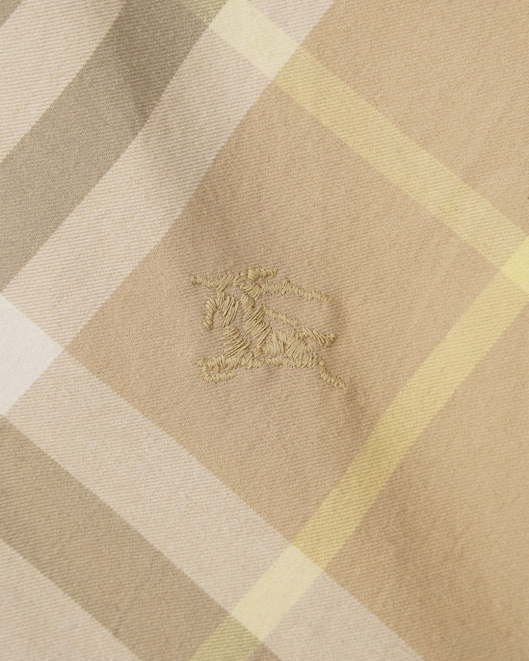 【BURBERRY旗艦店】（バーバリー）長袖シャツ、ご好評に付き再入荷！