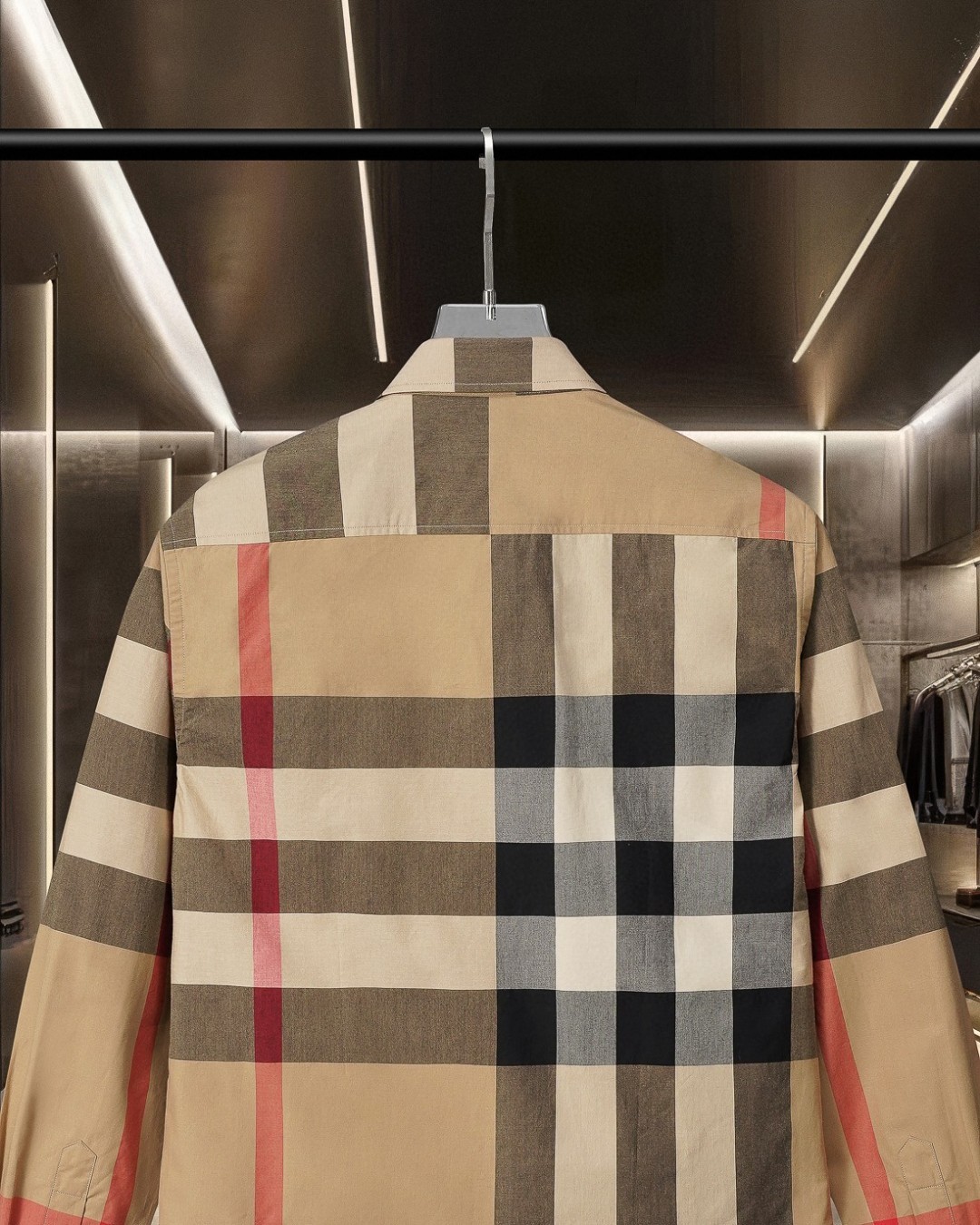 【BURBERRY旗艦店】（バーバリー）長袖シャツ、ご好評に付き再入荷！