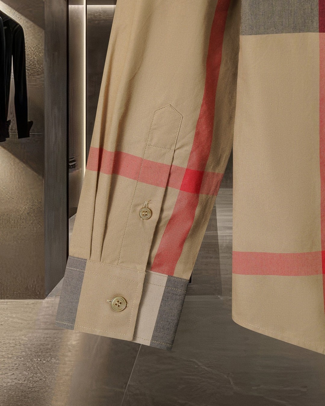 【BURBERRY旗艦店】（バーバリー）長袖シャツ、ご好評に付き再入荷！