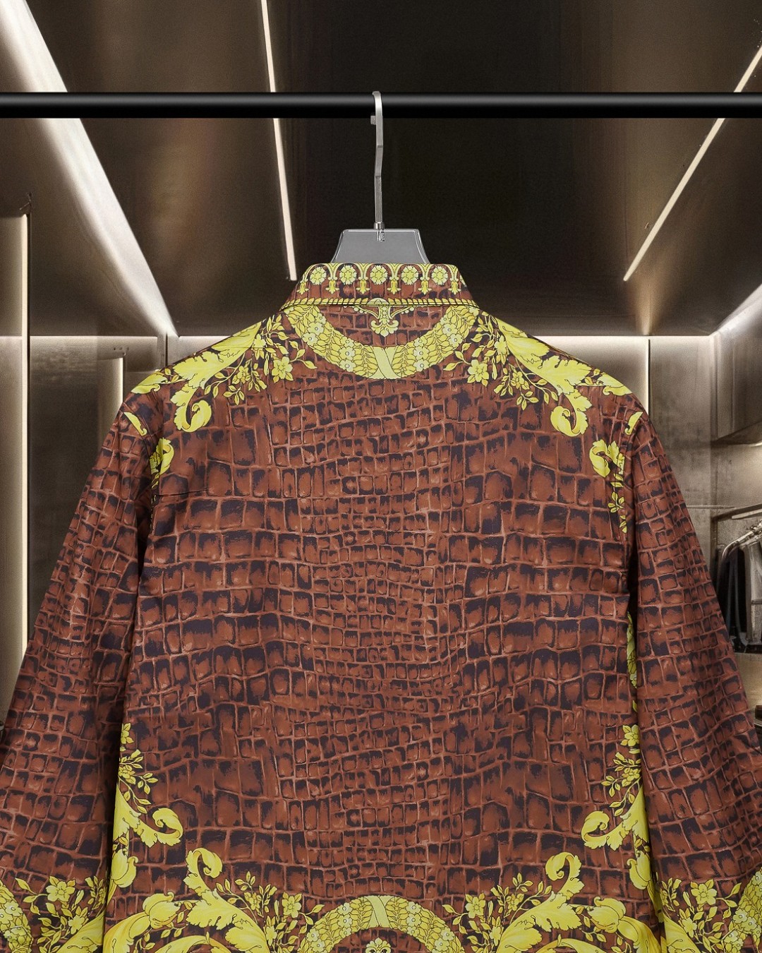 【VERSACE旗艦店】（ヴェルサーチ）長袖シャツ、ご好評に付き再入荷！