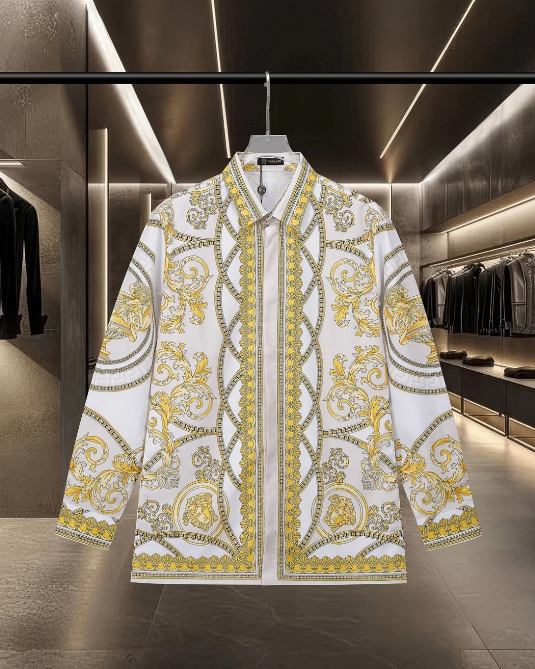 【VERSACE旗艦店】（ヴェルサーチ）長袖シャツ、ご好評に付き再入荷！