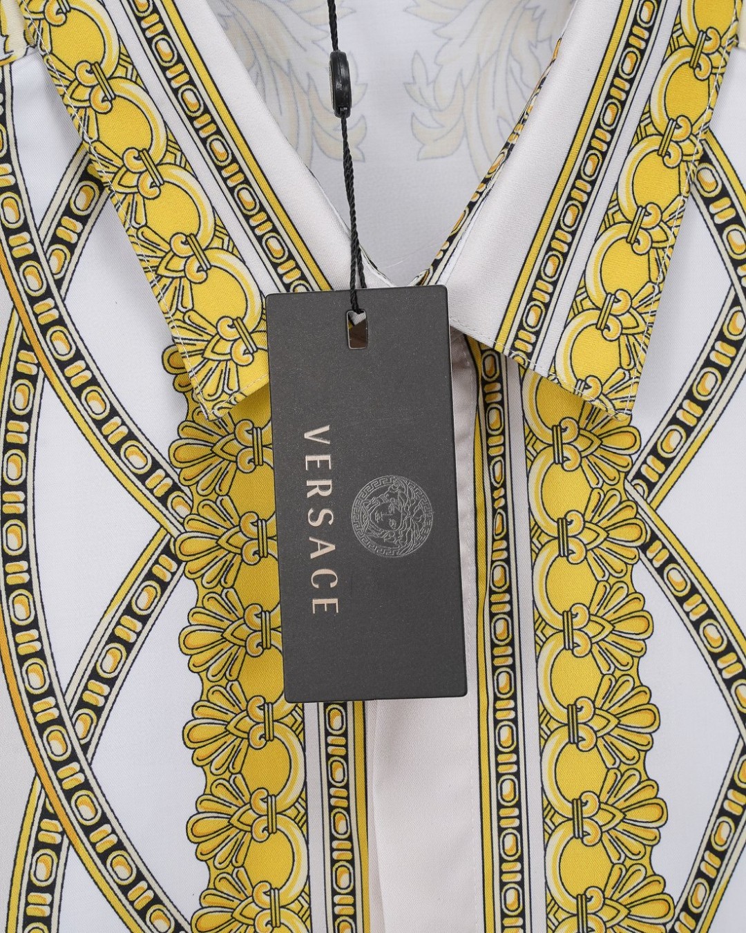 【VERSACE旗艦店】（ヴェルサーチ）長袖シャツ、ご好評に付き再入荷！