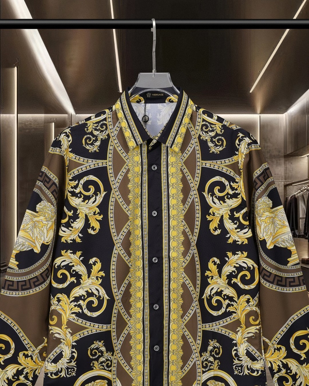 【VERSACE旗艦店】（ヴェルサーチ）長袖シャツ、ご好評に付き再入荷！