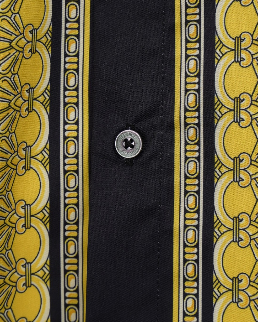 【VERSACE旗艦店】（ヴェルサーチ）長袖シャツ、ご好評に付き再入荷！