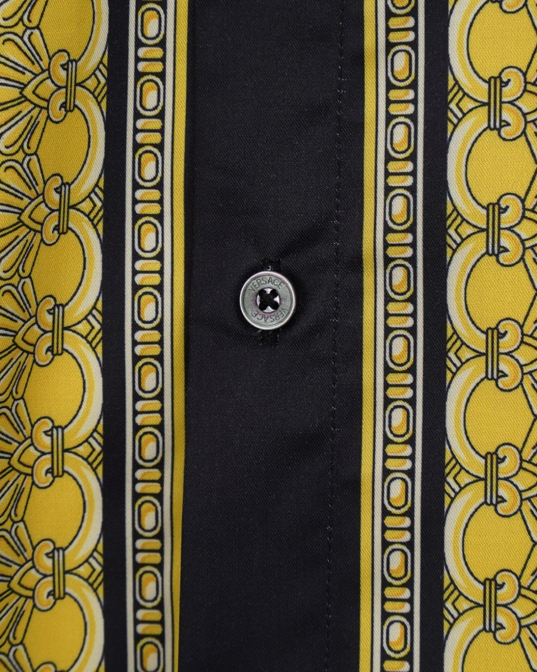 【VERSACE旗艦店】（ヴェルサーチ）長袖シャツ、ご好評に付き再入荷！