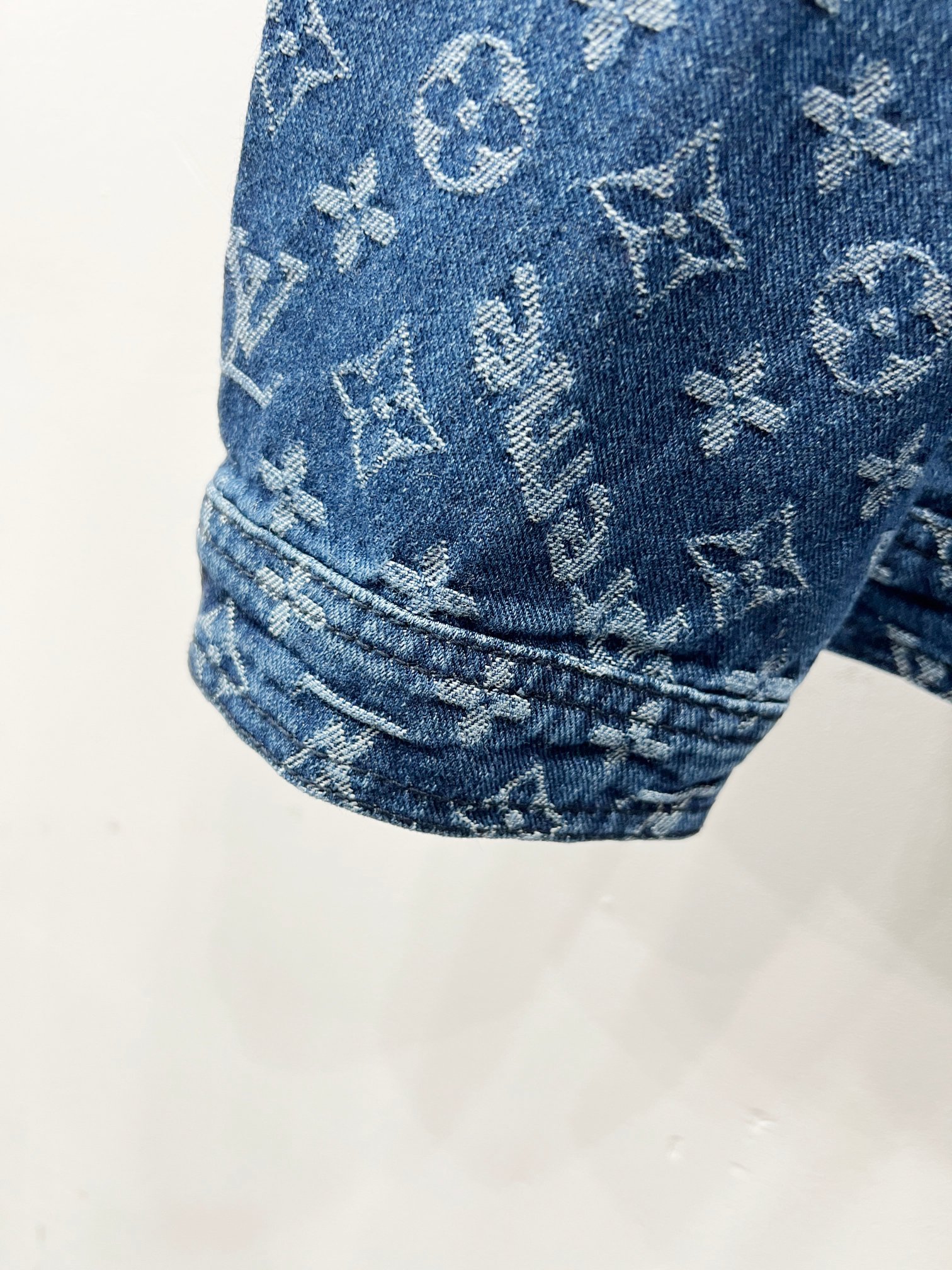 【LOUIS VUITTON x SUPREME】デニムジャケット ご好評に付き再入荷！