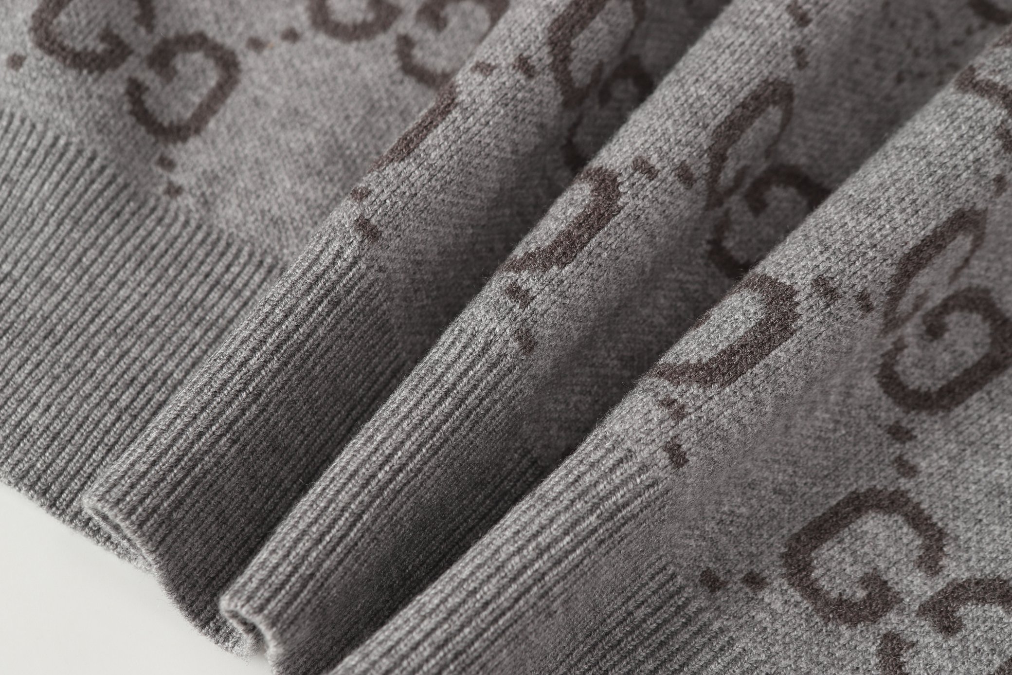 【GUCCI旗艦店】グッチ セーター 男女兼用 ご好評に付き再入荷！