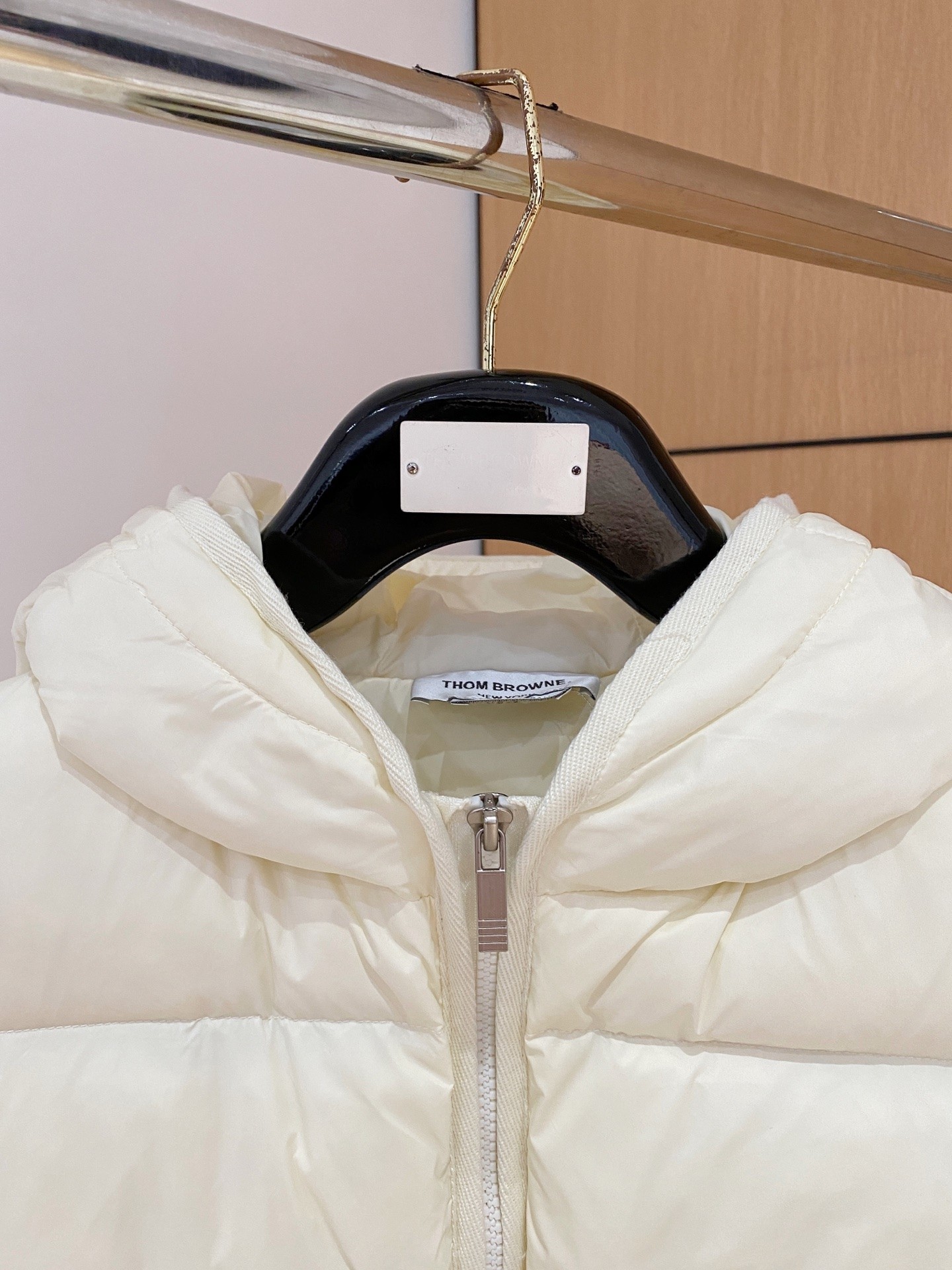 【MONCLER 公式旗艦店】モンクレール ダウンジャケット ご好評に付き再入荷！