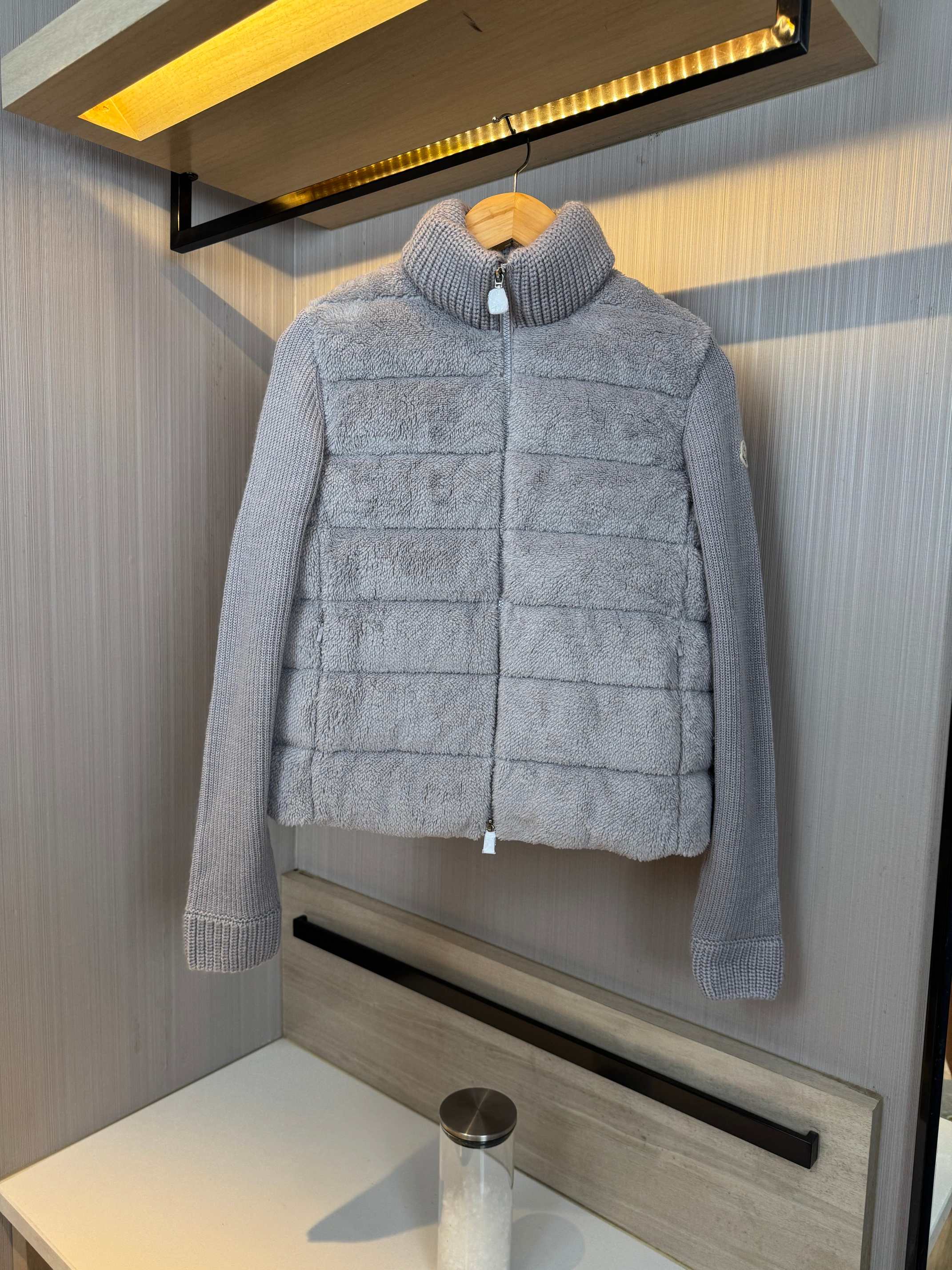 【MONCLER 公式旗艦店】モンクレール ダウンジャケット ご好評に付き再入荷！