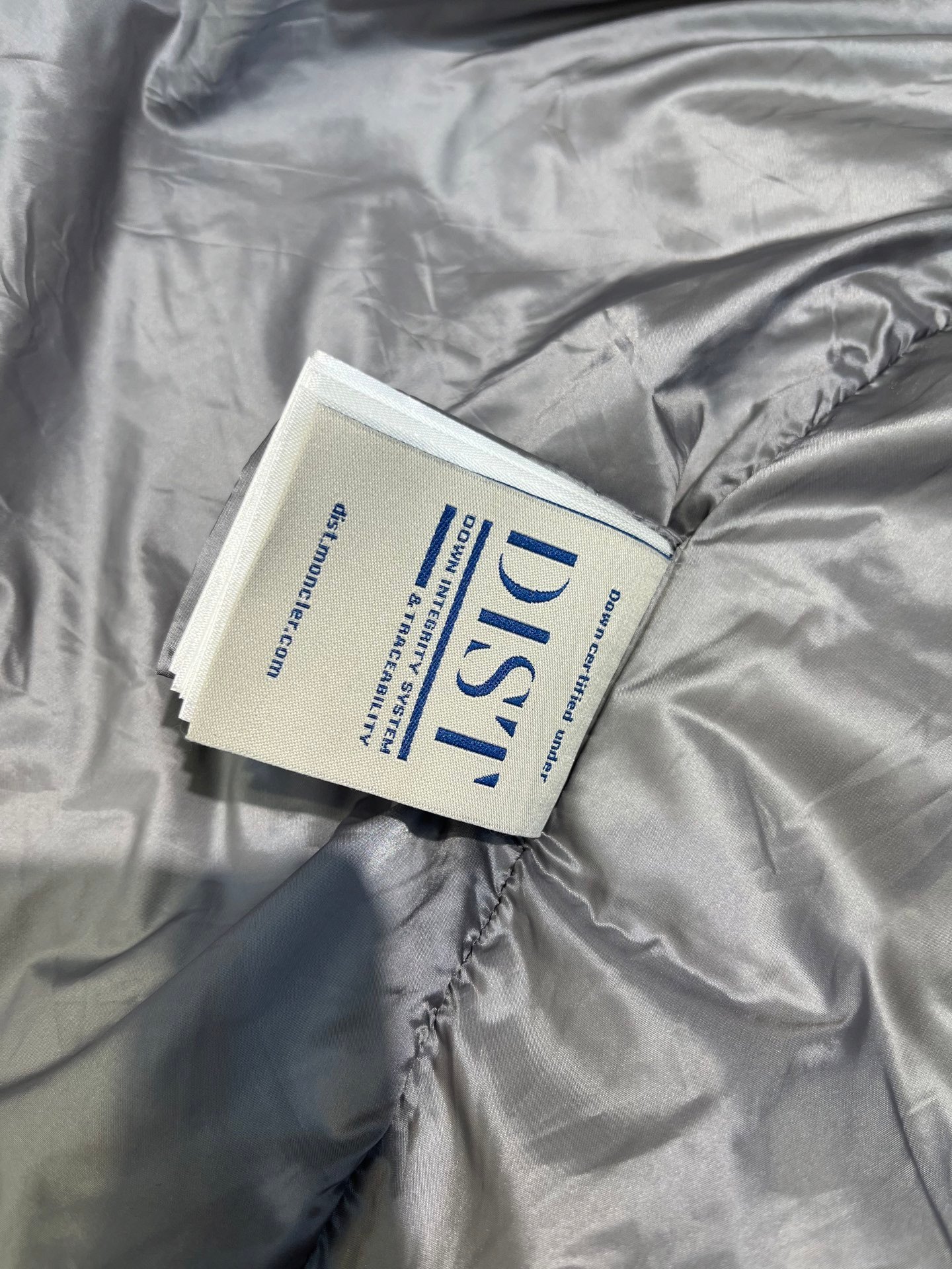 【MONCLER 公式旗艦店】モンクレール ダウンジャケット ご好評に付き再入荷！