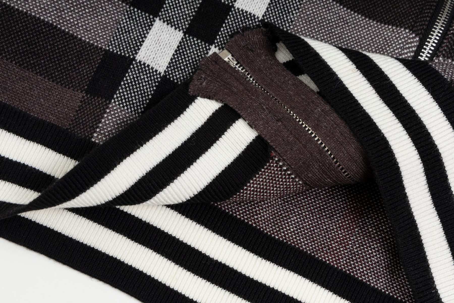 【BURBERRY旗艦店】バーバリー セーター ご好評に付き再入荷！