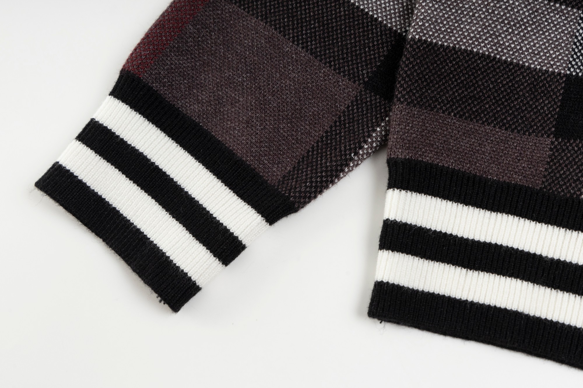 【BURBERRY旗艦店】バーバリー セーター ご好評に付き再入荷！