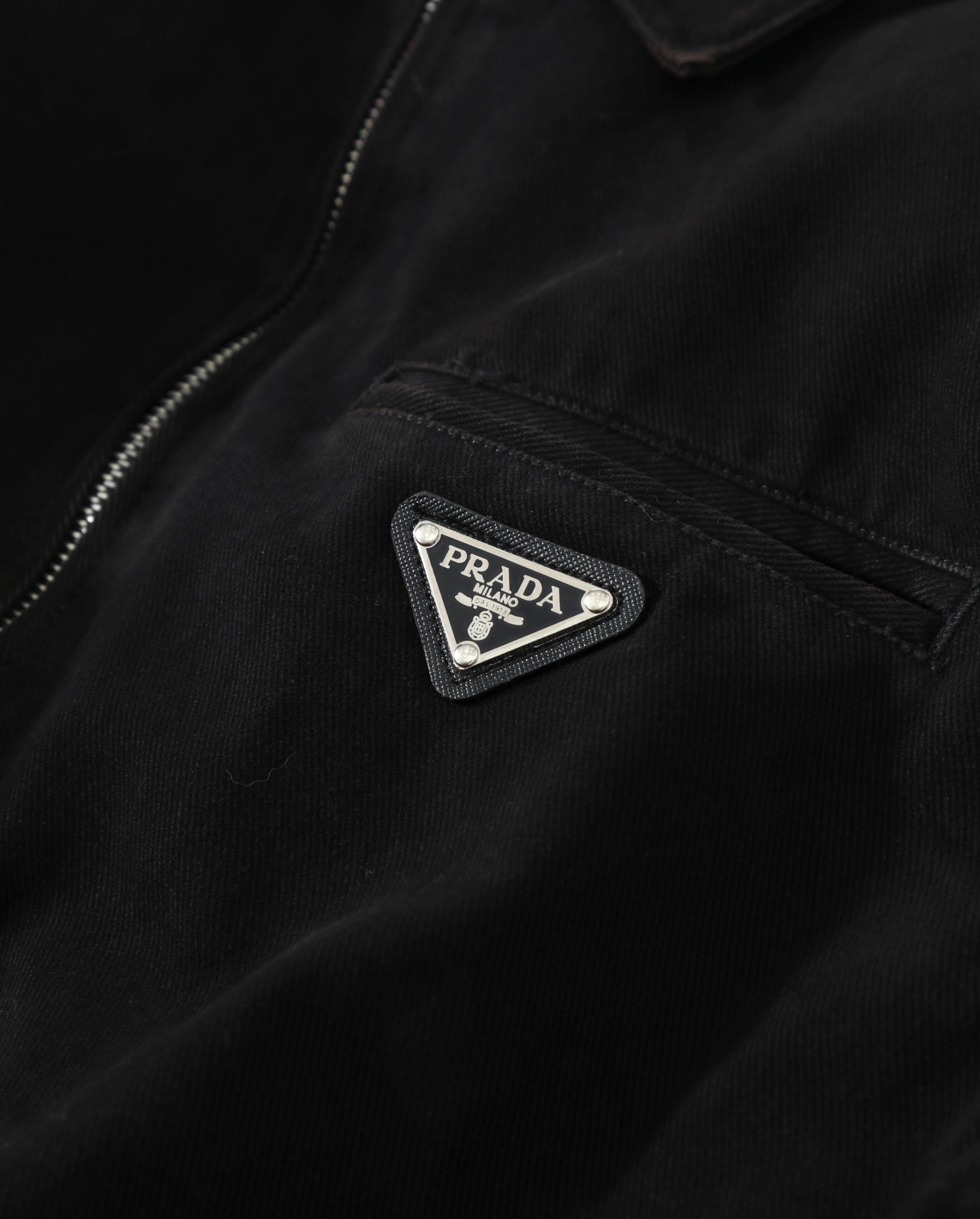 【PRADA旗艦店】プラダ ジャケット ご好評に付き再入荷！