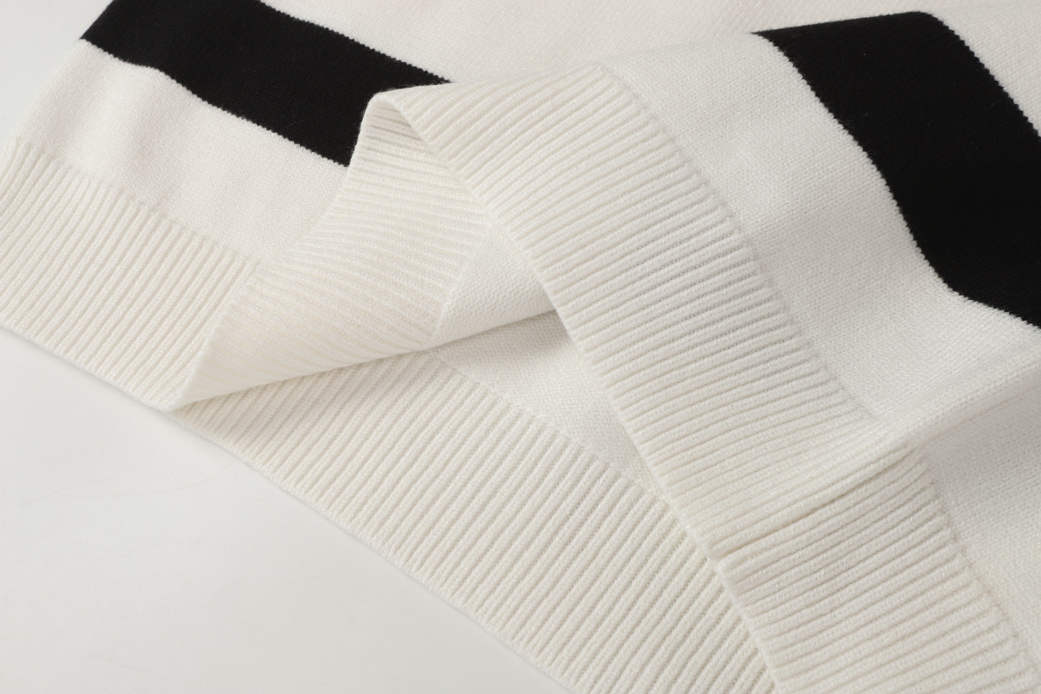 【LOEWE旗艦店】ロエベ セーター ご好評に付き再入荷！