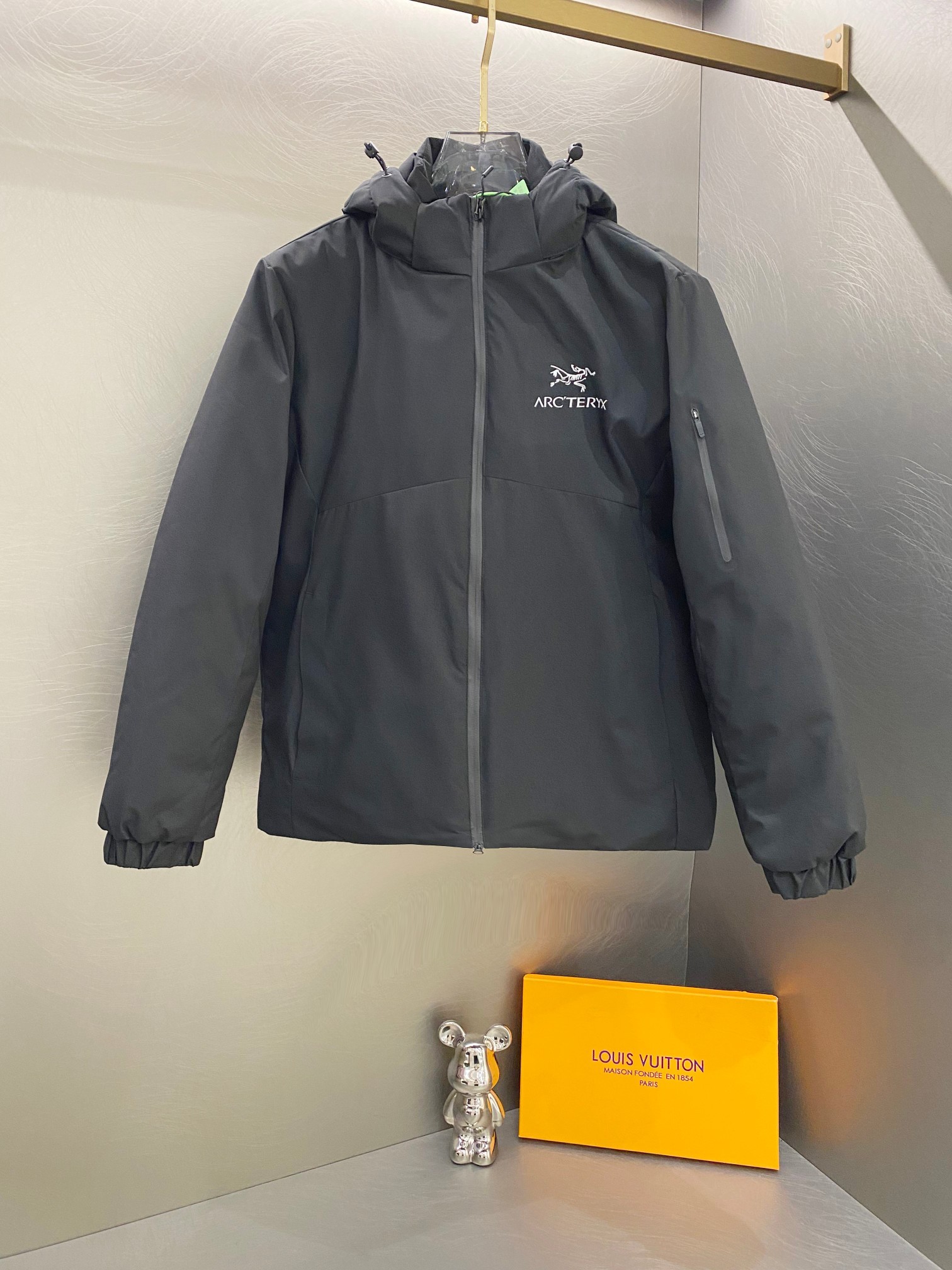 【ARC TERYX公式旗艦店】ダウンジャケット 男女兼用 ご好評に付き再入荷！