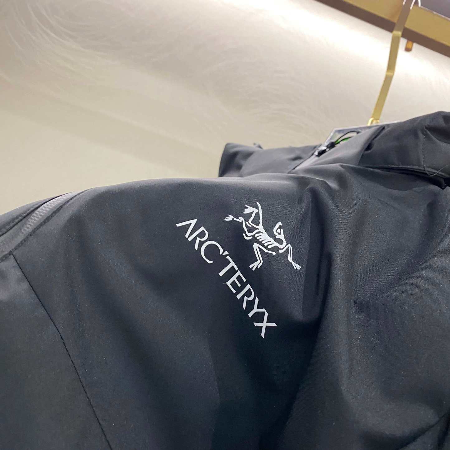 【ARC TERYX公式旗艦店】ダウンジャケット 男女兼用 ご好評に付き再入荷！