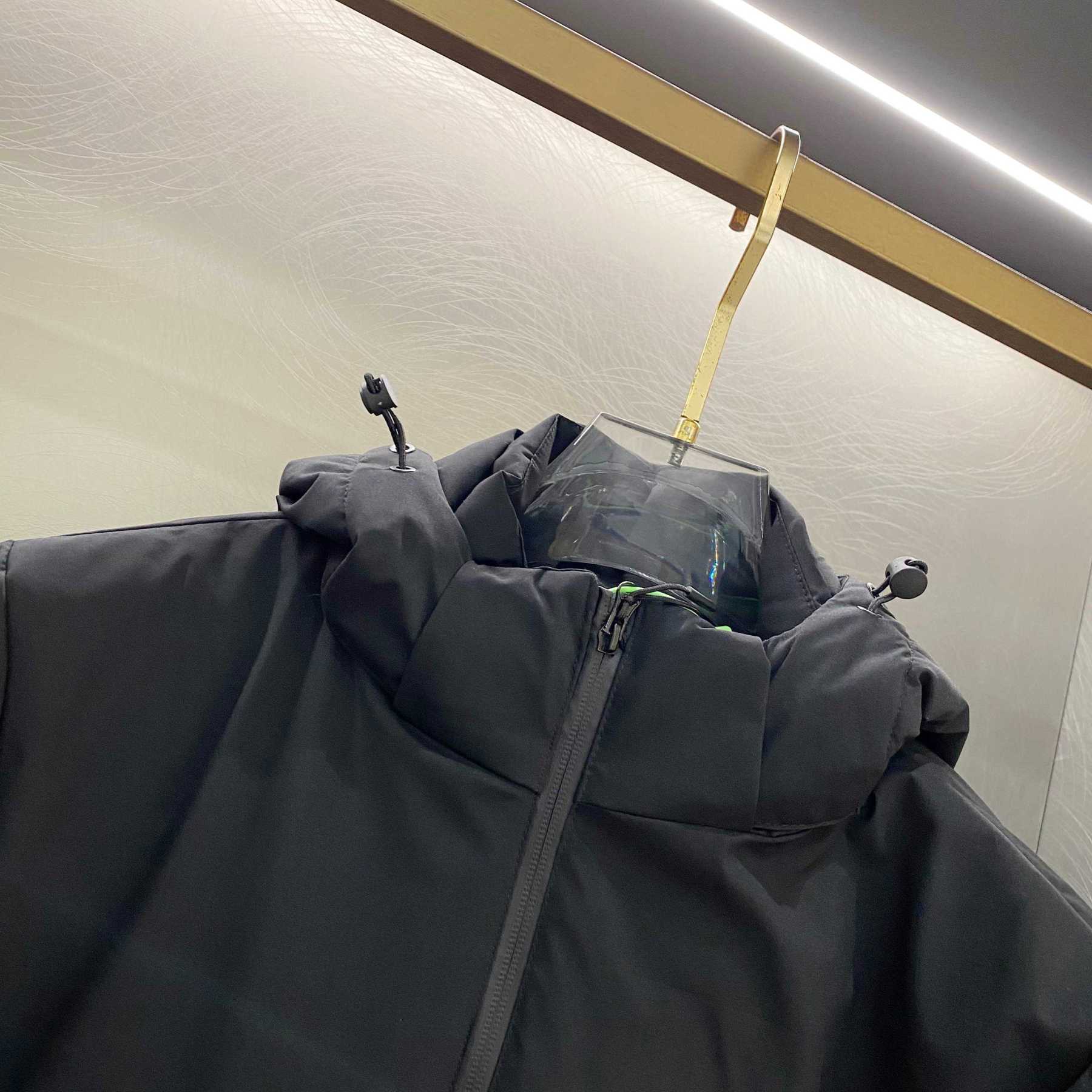 【ARC TERYX公式旗艦店】ダウンジャケット 男女兼用 ご好評に付き再入荷！