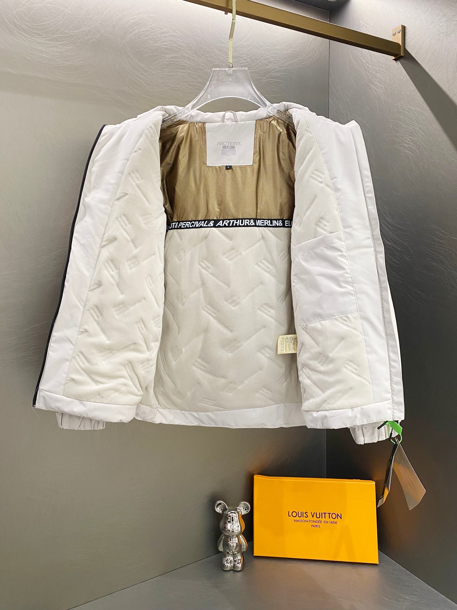 【ARC TERYX公式旗艦店】ダウンジャケット 男女兼用 ご好評に付き再入荷！