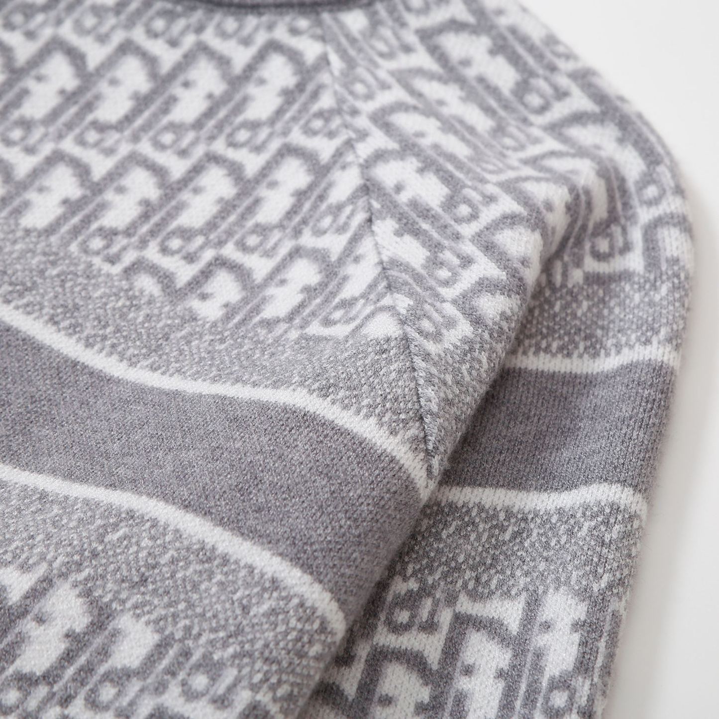 【DIOR旗艦店】ディオール セーター ご好評に付き再入荷！