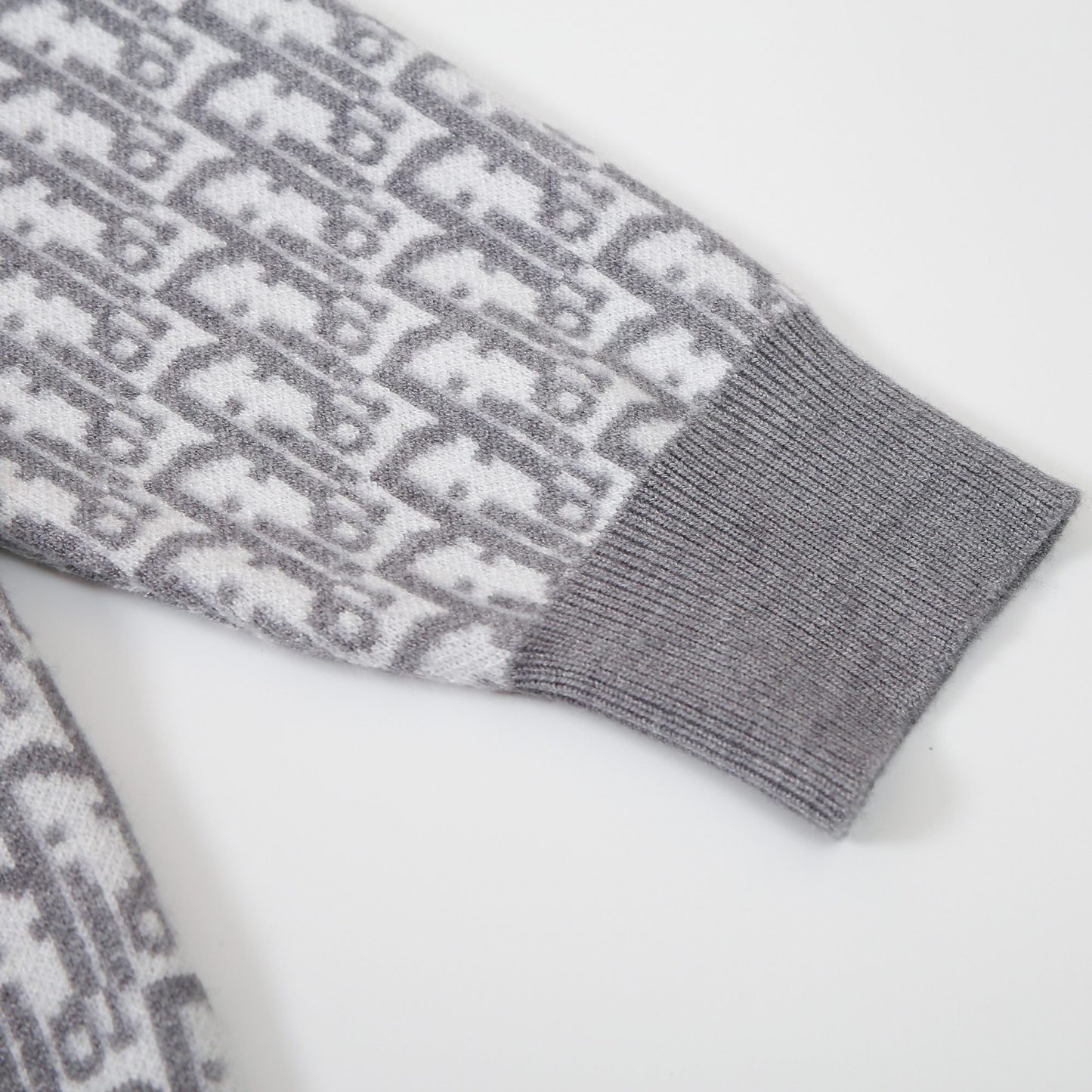 【DIOR旗艦店】ディオール セーター ご好評に付き再入荷！